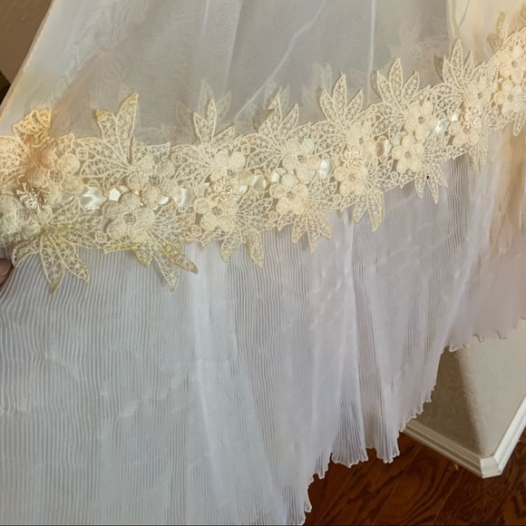 Vintage Wedding Dress w/extra long Lace Tule Cathedral Veil UNION MADE - Picture 13 of 14